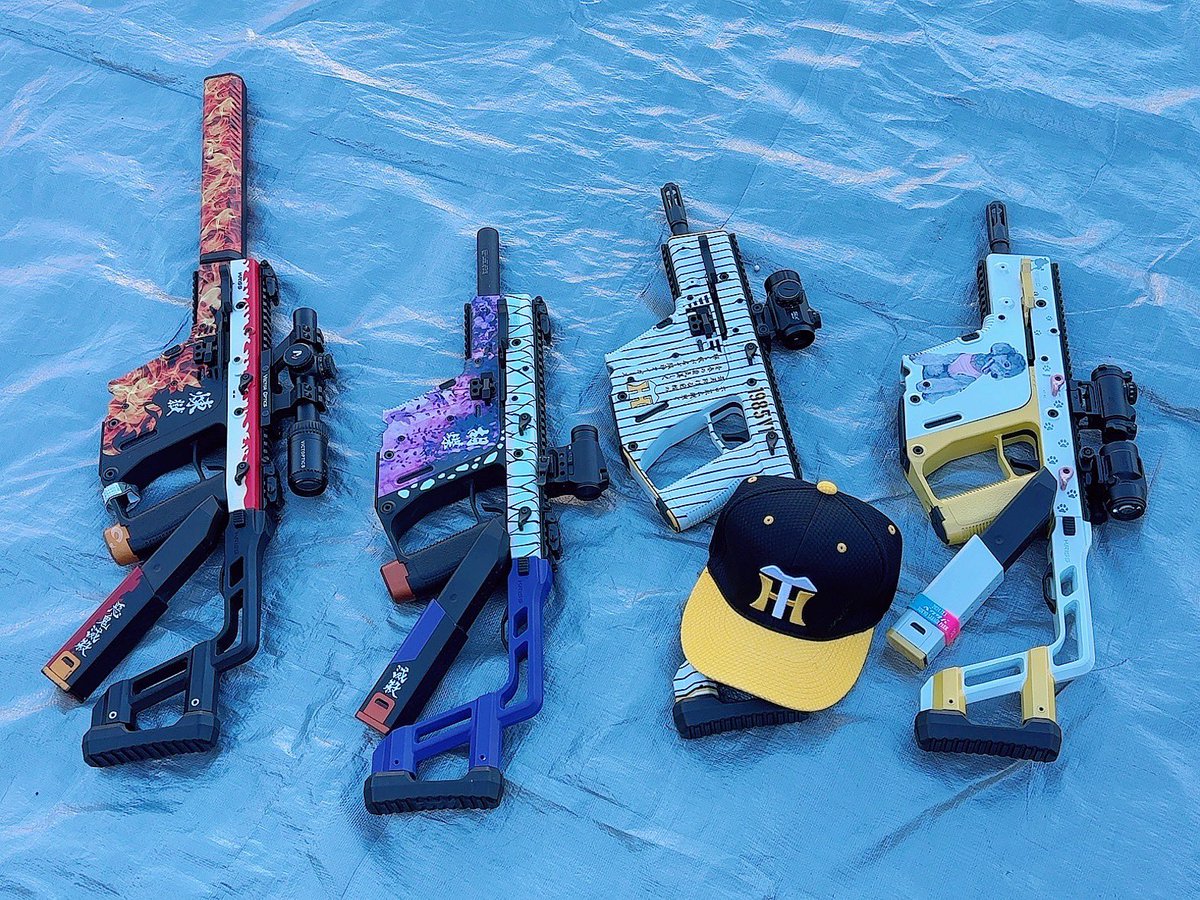 rengoku_airsoft's tweet photo. 今回参加してるグループの銃達❤️
まとんさんのも入ってるけど、めっちゃ華やかです🥺🥺🥺笑 

ぜーんぶ、xboneさん作品です⭐️
素敵💓

#ベクサバ
#airsoft
#xbone
#サバゲー女子 https://t.co/wumbKAnxOM