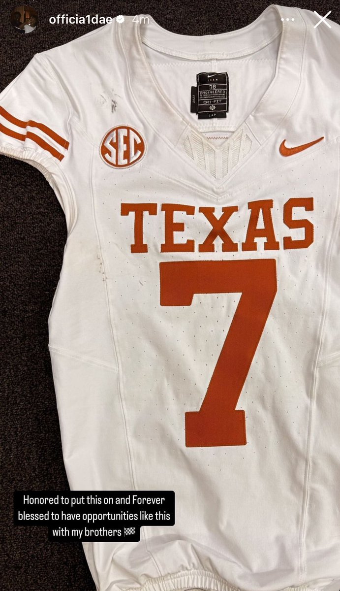 #Texas DB Jahdae Barron just now on his IG Story:

“Honored to put this on and Forever Blessed to have opportunities like this with my brothers.”