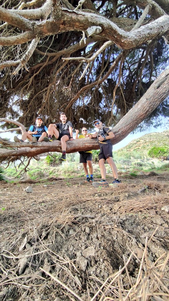 theforajidos's tweet photo. Los black weekend! 
#trailrunning https://t.co/lJdnRVkBo9