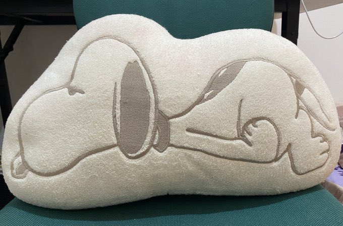wavetoeli's tweet photo. wts lfb ph preloved snoopy pillow from uniqlo

- ₱200, has pink stains 
- read deets @ 4th pic
- no rush shipping plz

# peanuts stuff stuffed toy plush
[ borrow # sonny angel smiski sylvanian families hirono miffy toro stationary hk gotochi sanrio gacha charms anik aniks labubu https://t.co/c1Ctn162gB