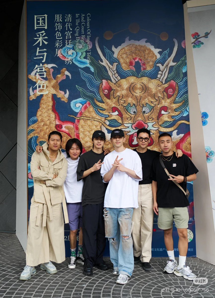New picture on the 1st day of December 😘 It's new if we haven't seen it.

Believed to be taken around 09.08.2024 💚💚 

Cr: Eric
#DengLun #邓伦 #鄧倫 #ダンルン #등륜 #เติ้งหลุน