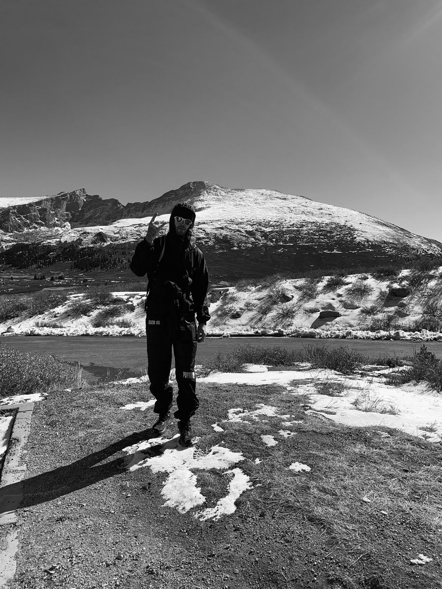 Ok last one for #SmallBusinessSaturday 🏔️ I am offering 25% off all the clothes I design and create like these PUFF//TEC pants! Next two orders get a free bonus item!! 📦

alwaysonindustries.com