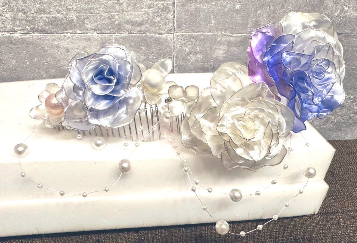 Utakata_Yakata's tweet photo. 先日、有難い事にオーダーメイド
作成させて頂きました😊
　
「紫や白の薔薇の花」
　
初めて作るタイプの形やお色だったので
凄いワクワクして作成させて頂きました☺️
お写真もすごい綺麗で！
素敵な案件本当に
ありがとうございました！

オーダー承ってます✨
#オーダーメイド 
#うたかたやかた https://t.co/2rNCkAU9ou