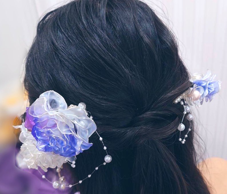 Utakata_Yakata's tweet photo. 先日、有難い事にオーダーメイド
作成させて頂きました😊
　
「紫や白の薔薇の花」
　
初めて作るタイプの形やお色だったので
凄いワクワクして作成させて頂きました☺️
お写真もすごい綺麗で！
素敵な案件本当に
ありがとうございました！

オーダー承ってます✨
#オーダーメイド 
#うたかたやかた https://t.co/2rNCkAU9ou