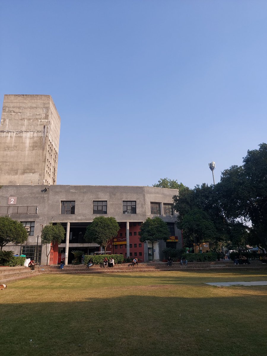 Esha Lal tweet media