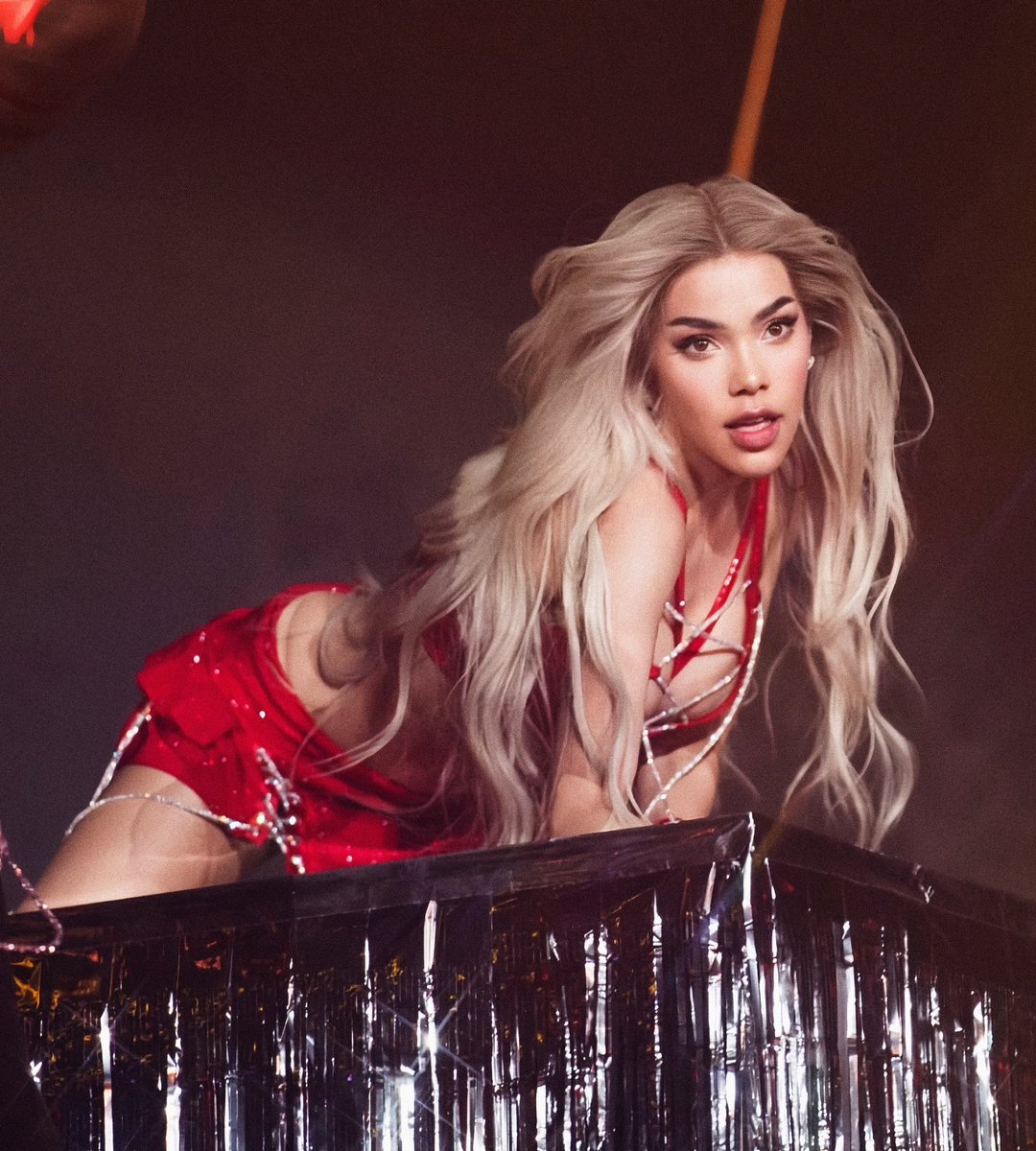 kenia os, what a woman