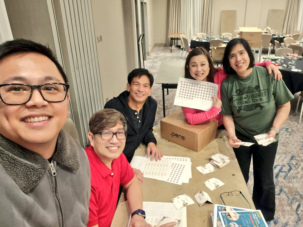 JonahAtos's tweet photo. Team work makes the dream work. A busy  night of preparation for our Oath taking and Christmas party @filipinonurseuk. See you all for a day of togetherness,  networking and festive celebration. @ariel_lanada @rtgalit 🇵🇭 https://t.co/H7mdlOjnlH