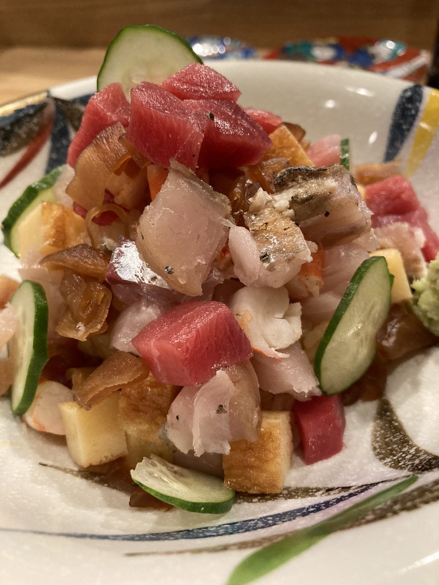 mimi_VIOLIN's tweet photo. すし 和食 八 
じわじわと良い噂が広がっていて気になっていたお店。
週末の夜は常連さんたちの熱気で沸いていました。
鮮度バツグン仕事も丁寧。
普段モードで行ってしまったが、心持ち ここぞ！のときにどうぞ。 https://t.co/mRsUi896uX