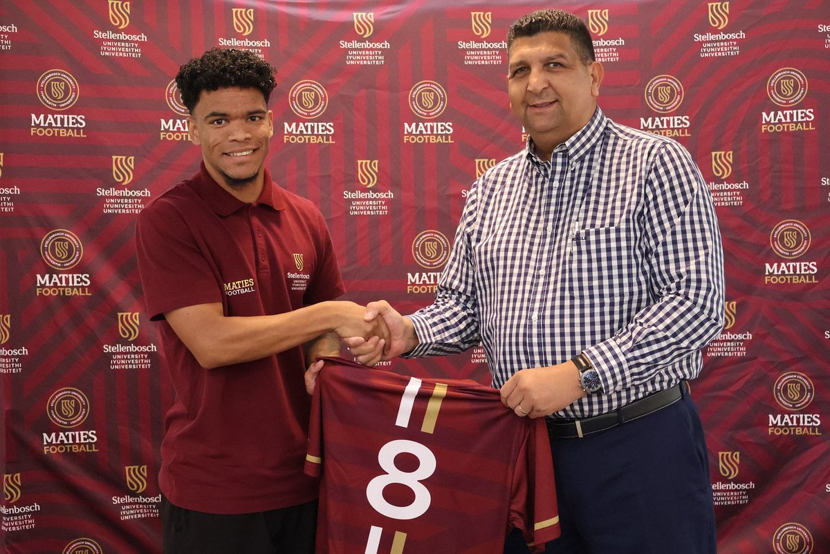 MatiesSport's tweet photo. Maties Football 🫱🏽‍🫲🏻 Pro Events 

A big thank you to Pro Events, who is our new shirt sleeve sponsor heading into the 2025 season ⚽️ 

The new Maties Football jerseys were handed over to the players on Friday.

#matiessport #proevents #ABCMotsepeLeague https://t.co/h307zmj5ka