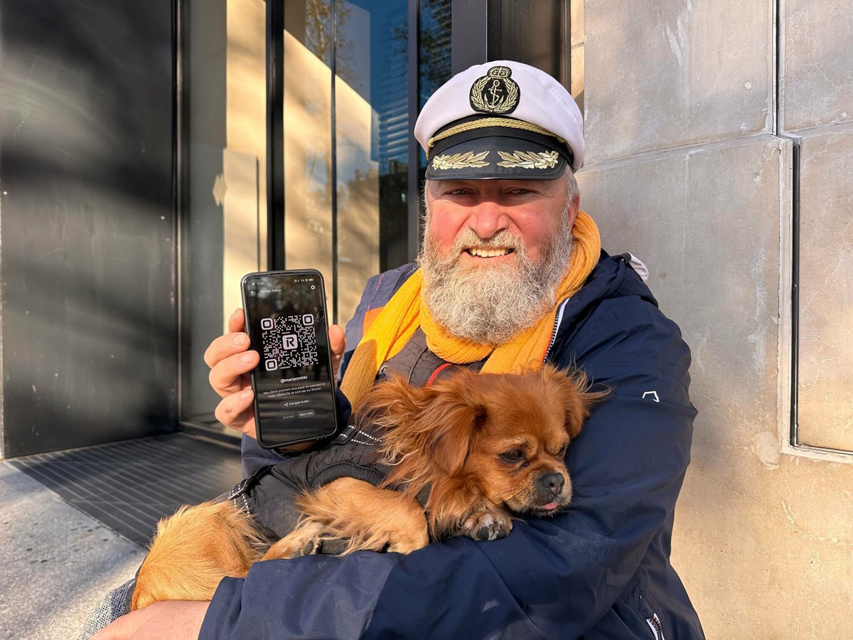 le_Parisien's tweet image. Marian, le SDF qui prend la carte bancaire : « Les gens n’ont plus de monnaie »
➡️ l.leparisien.fr/L2ic