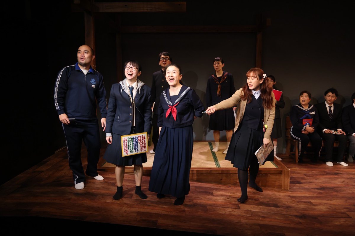 ppteranodonn's tweet photo. 【千秋楽☀️】
『青春にはまだはやい』
13時の回無事終演いたしました。
ご来場ありがとうございました！

17時半の回は、
当日券10枚以上あります✨
ほぼ絶対入れます！

開演40分前からお求め可能！
これでラスト！
配信はしません！

駆け込んでください💨！
#プテはや
※上演時間は約105分予定 https://t.co/T3kBe9mnkk