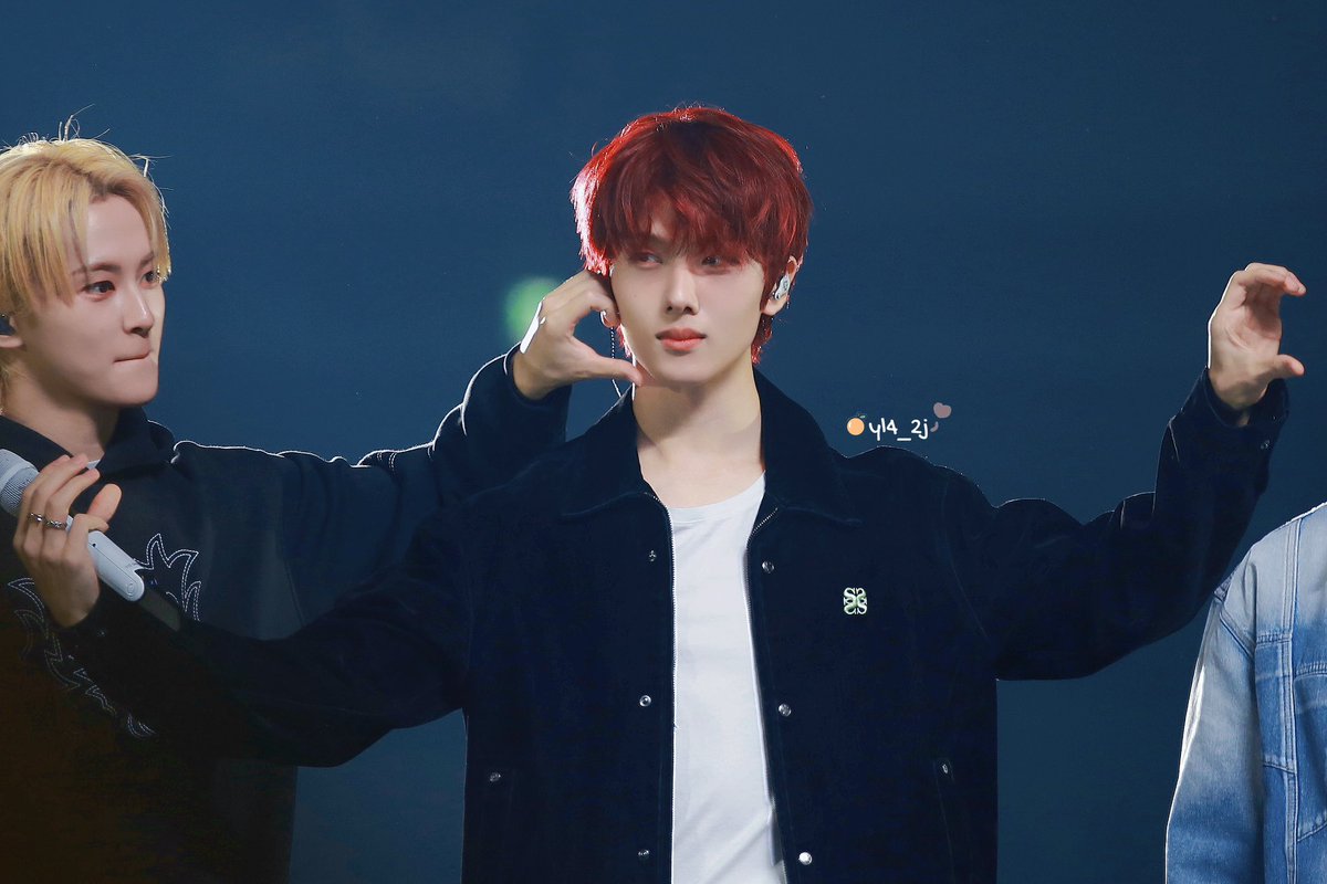 chengzishiwo's tweet photo. 옆사람 볼하트🥺
#지성 #박지성 #JISUNG #チソン https://t.co/dkCWDucx1A