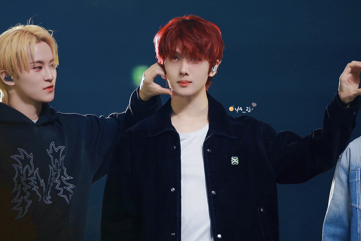 chengzishiwo's tweet photo. 옆사람 볼하트🥺
#지성 #박지성 #JISUNG #チソン https://t.co/dkCWDucx1A