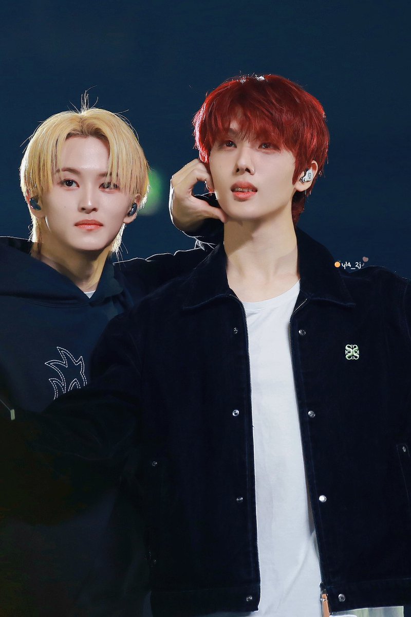 chengzishiwo's tweet photo. 옆사람 볼하트🥺
#지성 #박지성 #JISUNG #チソン https://t.co/dkCWDucx1A