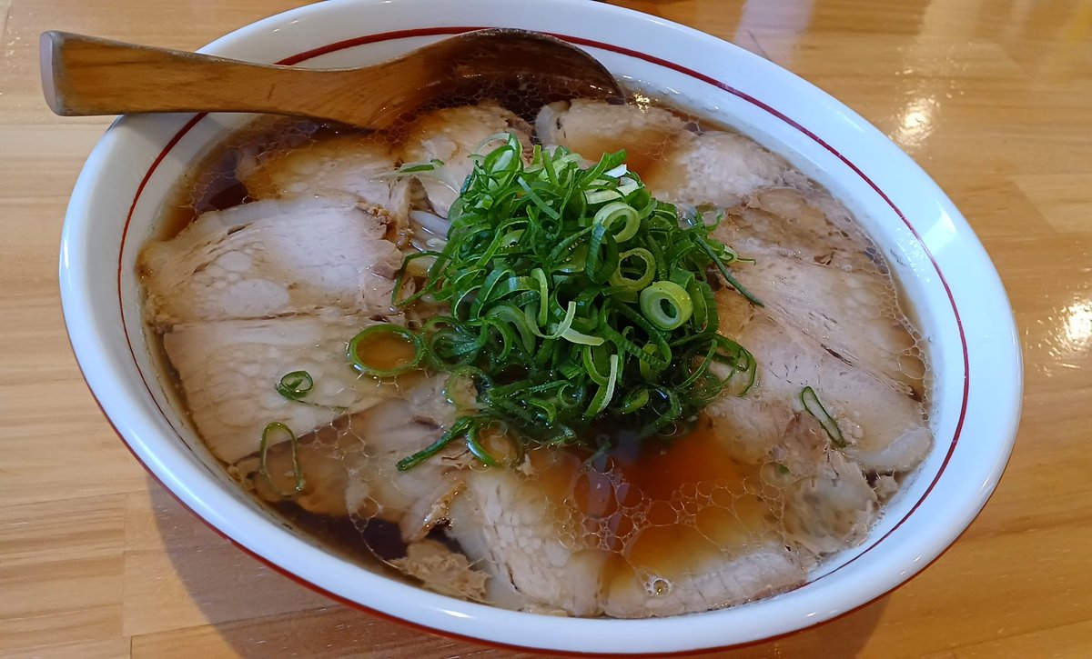 TomoPRutu0220's tweet photo. 寒いからめちゃくちゃ
美味��かったー🍜

#発寒
#八乃木🍜
今日も大盛況満員😋

発寒イオンもめちゃめちゃ混んでた😇
#札幌ラーメン
#中華そば https://t.co/XJ9LZW4fub