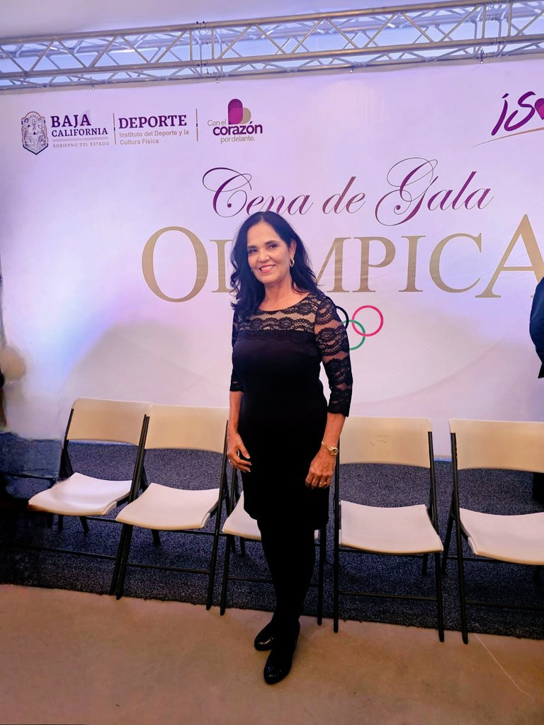 VRodM's tweet photo. Lupita Novelo 
(My patner in crime) 💕
#OrgulloeEnsenadense
#Olímpica
💄✨️#camerinopronovias https://t.co/vIR5iTNXoa
