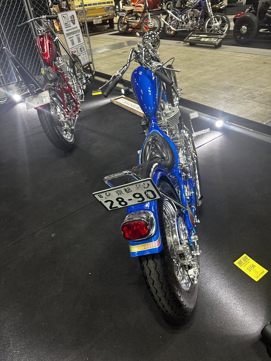 AyanoIDG's tweet photo. せっかく神奈川にいるのでホットロードカスタムショー来た！！！！2%erさんのブース！
昨日の映画で見たバイクの実物を見れるの感慨深いなぁ…！ #LikeABoy #Gussan https://t.co/Retz4eaNRu