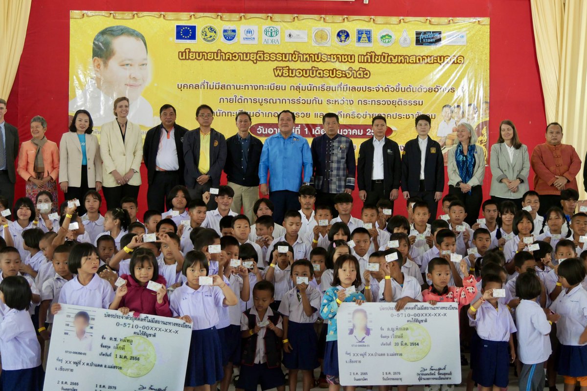 Friberg_Storey's tweet photo. 🇺🇳Team @UNThailand - UNHCR, IOM &amp; UNICEF - in #ChiangRai to witness real impact of our partnership with 🇹🇭Gov’t of Thailand on ending statelessness. Glad to join Minister of Justice @TaweeSodsong as nearly 200 stateless G-students get their 13 digit ID numbers. https://t.co/a2kS0cbY1a