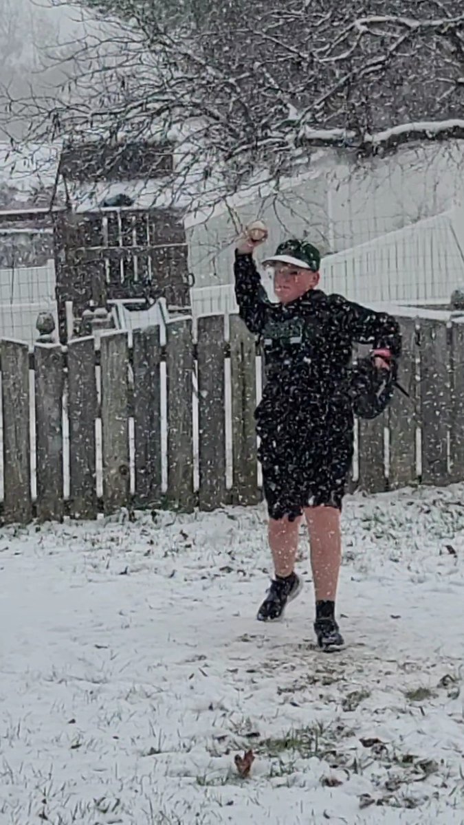 EricVorst's tweet image. Post-Thanksgiving snow day for most of eastern Missouri today. For Will and me, it was 45 minutes of catch for Day #547 of the Baseball Challenge. We used a dirty baseball so we could see it better through the snow. @Midwest_Rebels #baseball