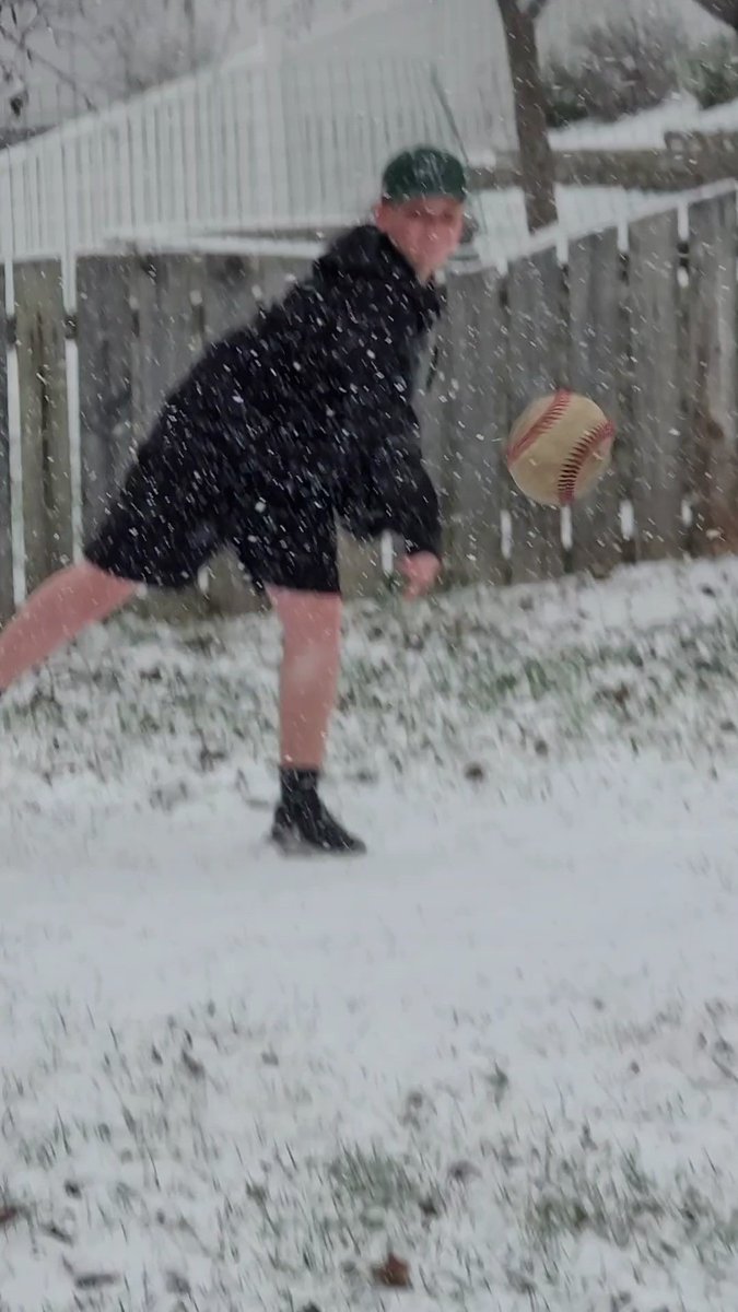 EricVorst's tweet image. Post-Thanksgiving snow day for most of eastern Missouri today. For Will and me, it was 45 minutes of catch for Day #547 of the Baseball Challenge. We used a dirty baseball so we could see it better through the snow. @Midwest_Rebels #baseball