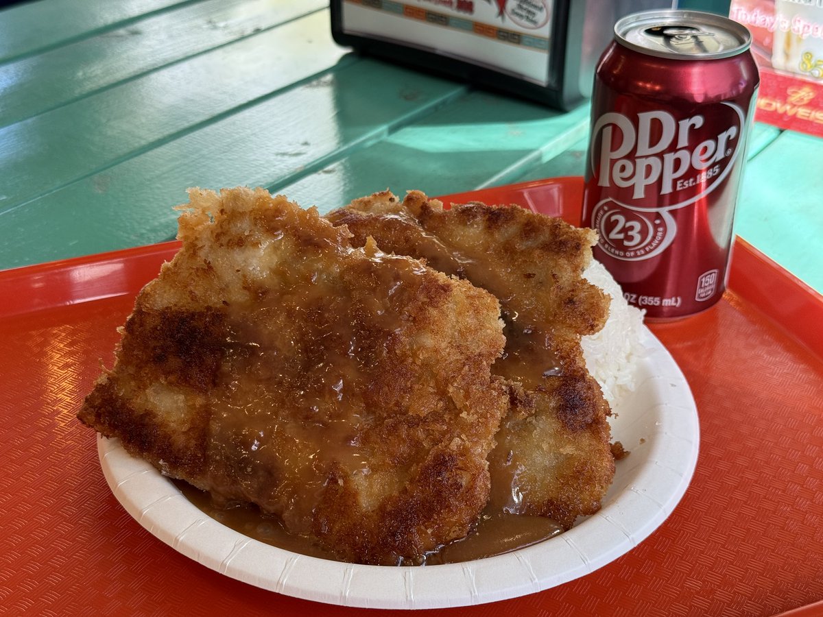 mannen_rakugo's tweet photo. 今日のお昼
主食ドクターペッパー!
サイドでビーフシチューと骨無しチキン!
チキンがまぁ、デカいデカいw
#dpl808
#ハワイアンカフェ
#京成臼井 https://t.co/fLbdUKKfjw
