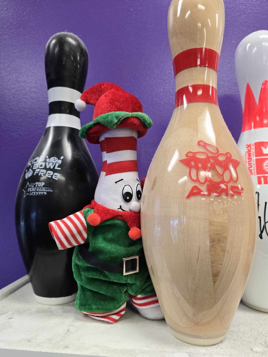 🎄🎳 Look who’s arrived at Warrior Lanes—meet Pinney the Elf! He’s here to countdown to Christmas with some holiday cheer (and maybe a little mischief 😉).
What antics will he get into next? Stay tuned! 🎅✨ #PinneyTheElf #CountdownToChristmas #WarriorLanesFun #ElfOnTheLanes