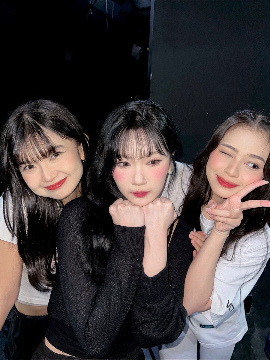 Semoga tahun ini dan seterusnyaa kita bisa semakin kuat dan selalu dukung satu sama lain more and more💖 u both will always have a special place in my heart 💗 i love youuu and happy 5th anniversary for us 

#5thAnnivGen9 🥳