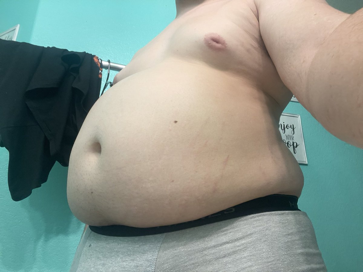 bbbyippee's tweet photo. Felt a lil extra chubby, guess thanksgiving did have something to do with it 

I hate to be that person but my PayPal is in my bio if interested to see what happens with all this sitting around and eating will do! https://t.co/Sp85p7SKWT