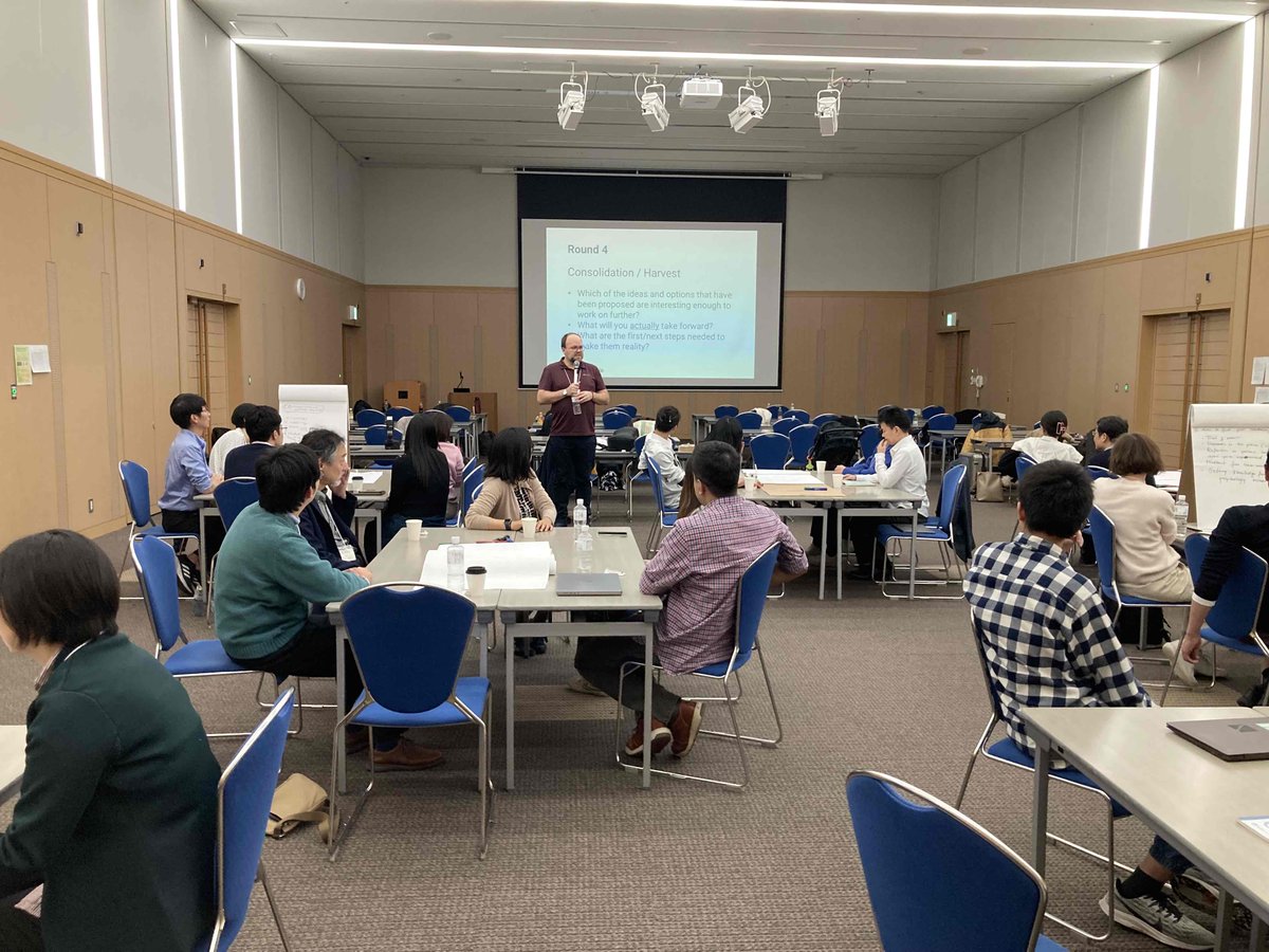 IchiroHiratani's tweet photo. Here is a scene from the EMBO Lab Leadership Course - the round-table discussion in the afternoon led by Sam Krahl. A total of 39 joined this event, with an almost 1:1 male-to-female ratio. It was a pleasure to organize the event and I also learned a lot! https://t.co/h6PnlwVAGw