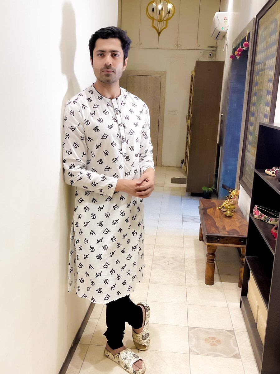 GOURAB_OFFICIAL's tweet photo. When threads weave through time, they carry whispers of memories, painting the present with hues of the past. 🪬

Roy_calcutta
Website -aroystore.com https://t.co/AtzRNaqFbD