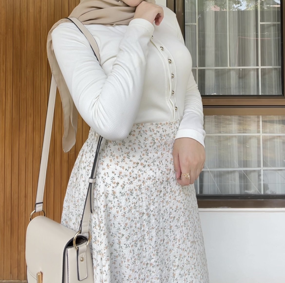 nrosynr's tweet photo. @ohmy_beautybank Cardigan2 cantik inii, harganya 60-70ribuan aja tapi semuanya BAGUSS BGTT worth ittt💗😭

Bahannya gk bikin gerah, gk bikin gatel, warna putih juga gk nerawang‼️

Yg pink warna aslinya lebih gemey, yg putih &amp; denim modelnya simple &amp; timelesss🫶🏻 https://t.co/StM0kaXQpw