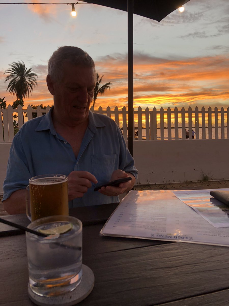 Chan3Judy's tweet photo. What a week of freedom. Gorgeous evening with Gazza
Gin tonic and sunsets goes well together #dreamteam #dinnerwithview❤️ #goldenhours #breakfree #thankyoulife🙏 #sunsets_captures https://t.co/A67KAGnqHg