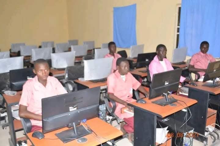 YusufMaina12's tweet photo. DIGITAL SENATOR KUCEMUN BOMAI ....
 Sanata Ibrahim Mohammed Bomai. 
Yasamarda Cibiyar Koyon Sanin Ilimin Kimiya( ICT Training Centers A Shiyyar Yobe ta Kudu. 
PKM.
Camtech Potiskum.
GSS MMD
Fika GSS 

FUNE.
Gstc Damagum.
Gss Jajere.

NANGERE.
Gjss Dzgau.

FIKA
Gss Fika
Ggss GDK https://t.co/hMGJsC9Ctg
