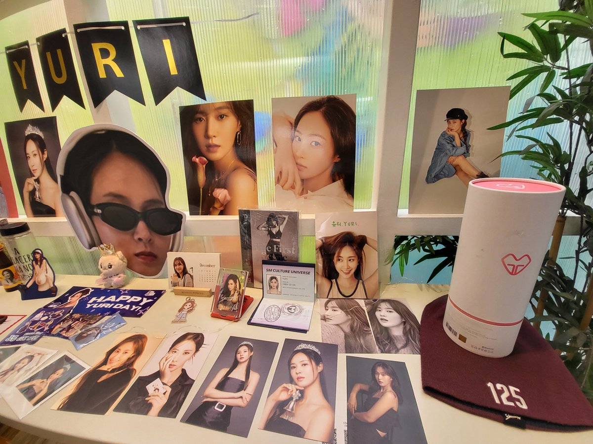 k41125Y's tweet photo. Yuri display @KYRPHsupport @KwonYuriPH1205 @GGPhilippines 
Yuri birthday cupsleeve event 🩵 https://t.co/4WePCvSUjH