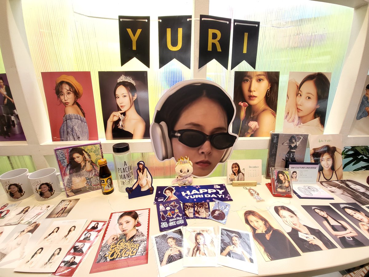 k41125Y's tweet photo. Yuri display @KYRPHsupport @KwonYuriPH1205 @GGPhilippines 
Yuri birthday cupsleeve event 🩵 https://t.co/4WePCvSUjH