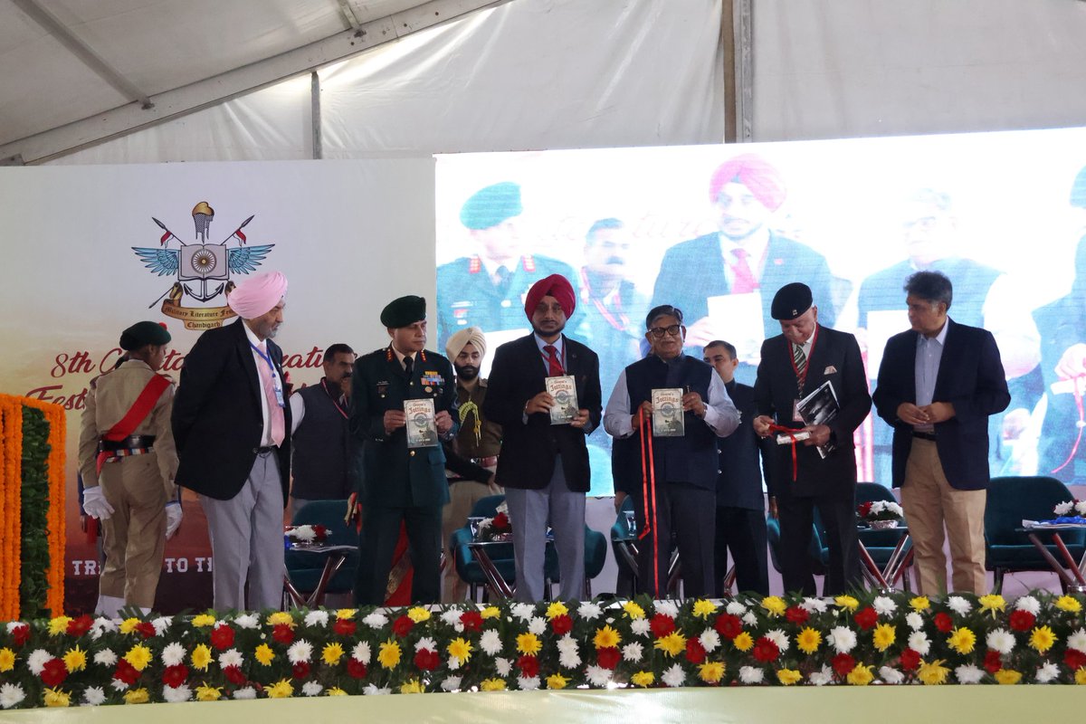 kayjay34350's tweet photo. #GeneralsJottings
#millitfest
@faujidays
Launch of General' s Jottings by HE Gulab Chand Kataria , Governor of Punjab & Administrator Chandigarh UT as part of inauguration ceremony of 8th Chandigarh Military Literature Festival. https://t.co/n0zwYeO3sT