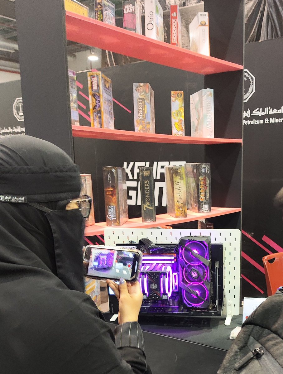 سعدنا بتواجدنا في معرض KFUPM Gaming  

وراح نكون موجودين اليوم ومجهزين مفاجآت جميلة

زورونا في منطقة المتاجر 😍