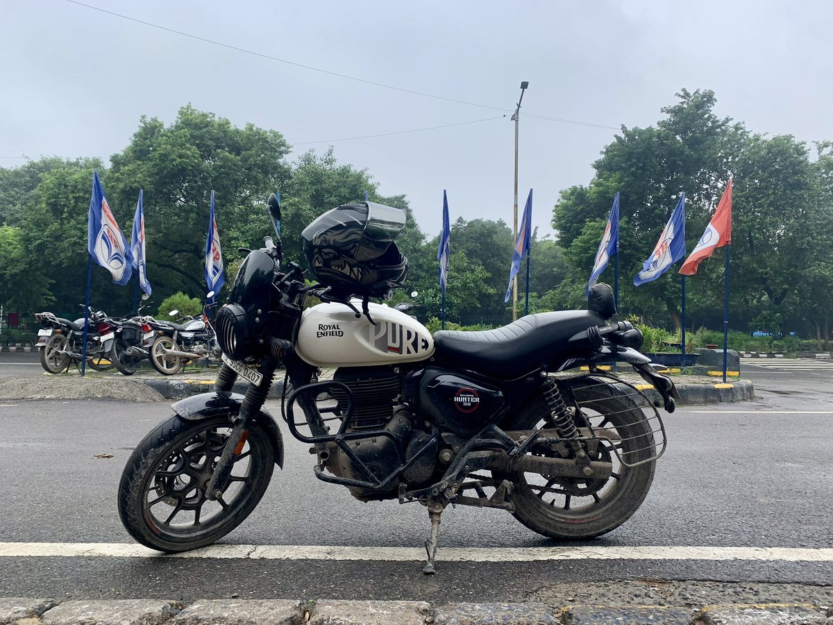 Call_Me_Gutss's tweet photo. “From stock to stunning: Watch this ride roar in style! 🏍️🔥 #BikeTransformation #BeforeAndAfter” https://t.co/S8E0LkGN77