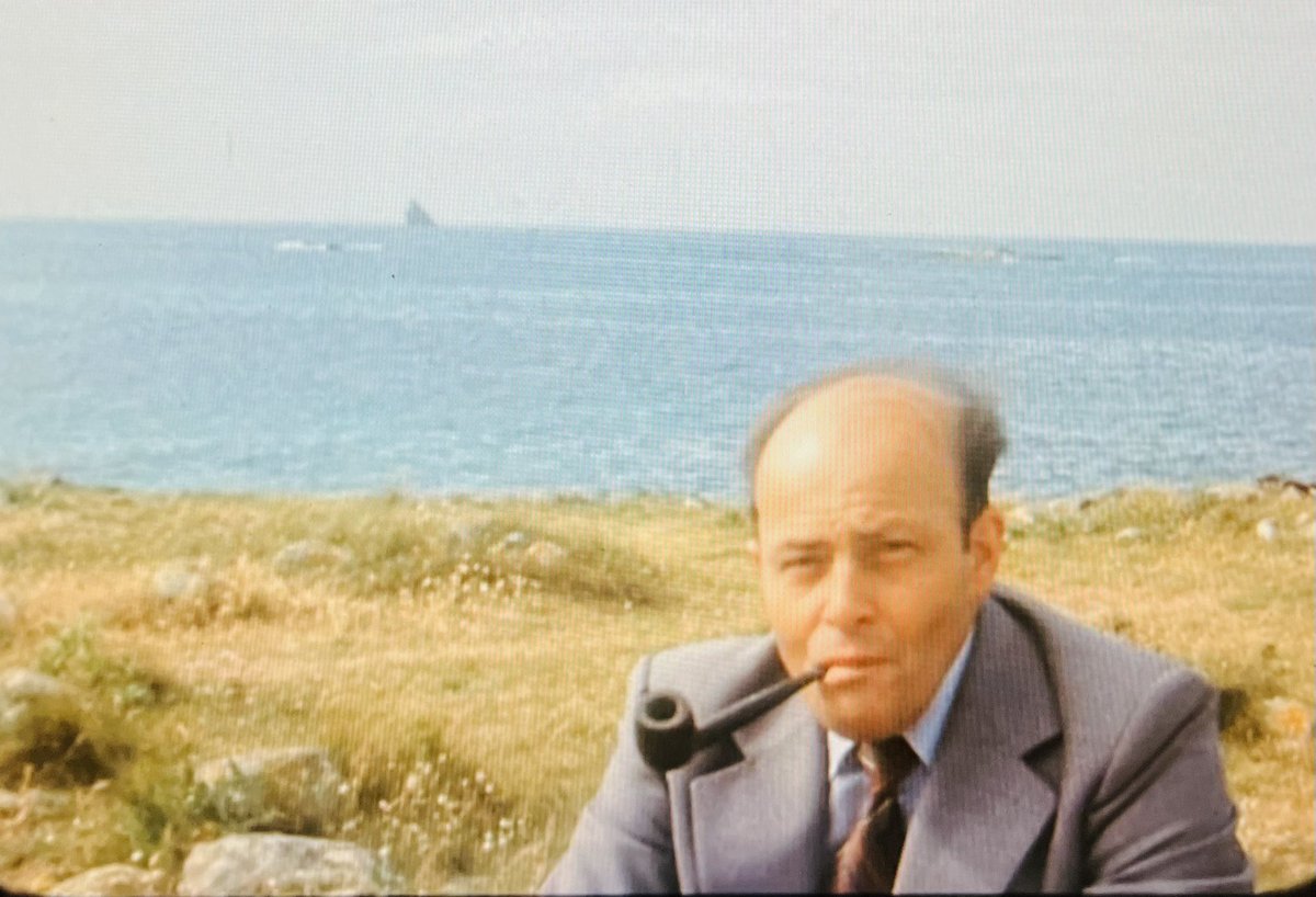 ElgaMarzou's tweet photo. En 1978, l’Amoco Cadiz fait naufrage et déverse 220000 tonnes de pétrole brut sur les côtes du #Finistère. 
Un petit maire breton se fait une promesse : trouver le responsable de cette mer de mazout, et le faire payer. 

🔵 Contre vents et marée noire
@13h15 @LaurentDelahous https://t.co/Jsn0RAW2kB