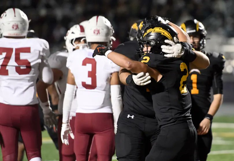 Christian Babcock (@cb_journalist) on Twitter photo 🚨 LATE NIGHT SATURDAY NIGHT LIGHTS 🚨
⚡️ Comeback Chargers: Brayden Rosa carries Wilcox over the finish line as it claims CCS D-II championship ⚡️
mercurynews.com/2024/11/30/bra…
<a href="/brayyrosa2/">Brayden Rosa</a> <a href="/wilcox_fb/">Wilcox Football</a> <a href="/KaiImahara_11/">Kai Imahara</a> <a href="/DarrenSabedra/">Darren Sabedra</a> <a href="/joseph_dycus/">Joseph Dycus</a> <a href="/nathancanilao/">Nathan Canilao</a> <a href="/GReeves23/">Glenn Reeves</a> <a href="/MikeNowels/">Michael Nowels</a> 🚨 LATE NIGHT SATURDAY NIGHT LIGHTS 🚨
⚡️ Comeback Chargers: Brayden Rosa carries Wilcox over the finish line as it claims CCS D-II championship ⚡️
mercurynews.com/2024/11/30/bra…
<a href="/brayyrosa2/">Brayden Rosa</a> <a href="/wilcox_fb/">Wilcox Football</a> <a href="/KaiImahara_11/">Kai Imahara</a> <a href="/DarrenSabedra/">Darren Sabedra</a> <a href="/joseph_dycus/">Joseph Dycus</a> <a href="/nathancanilao/">Nathan Canilao</a> <a href="/GReeves23/">Glenn Reeves</a> <a href="/MikeNowels/">Michael Nowels</a>