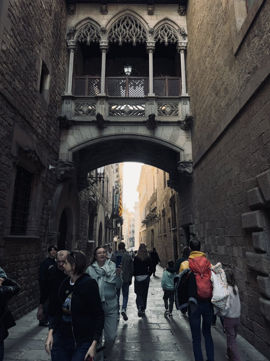 saranmanoj_'s tweet photo. Barca 🇪🇸 https://t.co/DLxJHWYc69