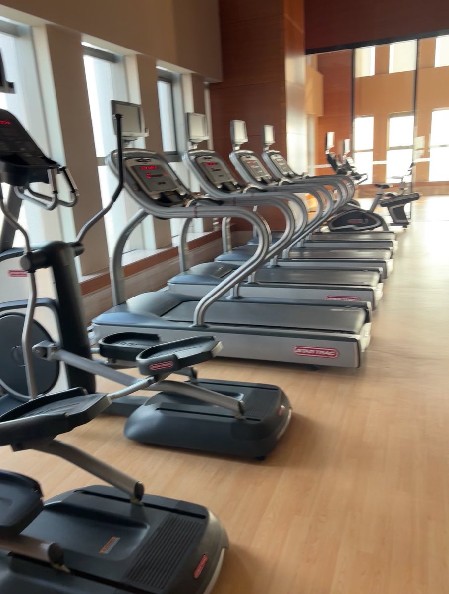 _jen_mo's tweet image. Have done my 1st December run for #RU2C
A run on the treadmill in the first time in forever- I usually run outside but today’s air quality made me hit the gym (I’m in China).
🎄🎅🏻❄️🏃‍♀️