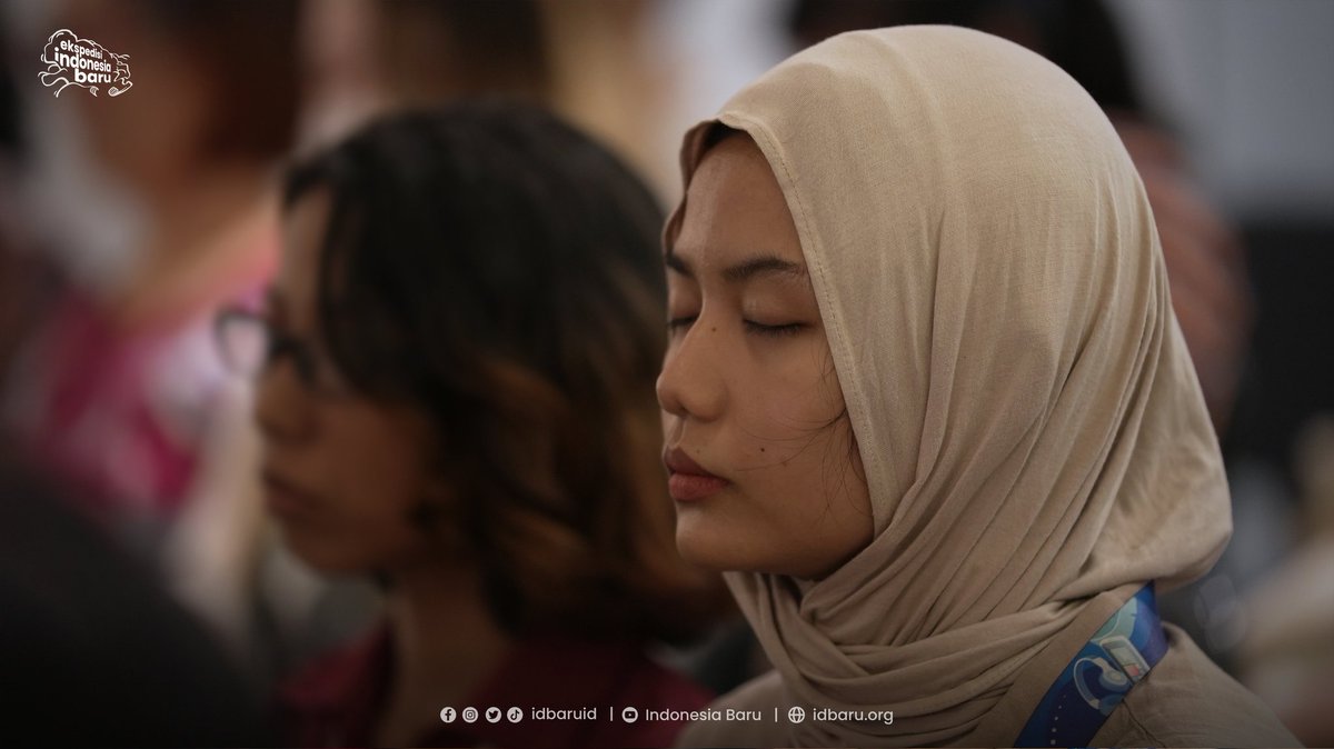 Jurnalis butuh meditasi untuk menjaga keseimbangan emosional, termasuk Tim Ekspedisi Indonesia Baru.

Metode Spirit of Universal Life (SOUL) bisa dilakukan di keramaian dan dipelajari secara online untuk menjernihkan pikiran.

Selengkapnya youtu.be/fHdRIlAKPE4?si…