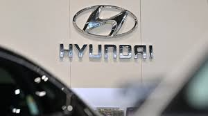 CNBCTV18Live's tweet photo. #NovemberAutoSales | Hyundai Motor India
Total Sales At 61,252 Units Vs CNBC-TV18 Poll Of 65,000 Units (YoY)
Total Sales Down 6.9% At 61,252 Units Vs 65,801 Units (YoY)
Domestic Sales Down 2.4% At 48,246 Units Vs 49,451 Units (YoY)
Exports Down 20.5% At 13,006 Units Vs 16,350 Units (YoY)