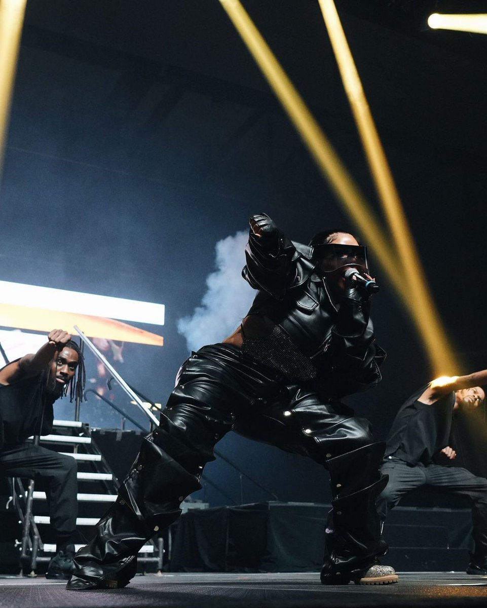 LilKimVideos2's tweet photo. https://t.co/M8SCJdG2Sq