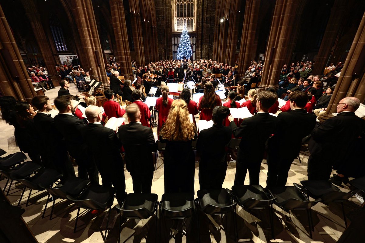 Manchester Baroque (@manchesterbaro1) on Twitter photo We greatly enjoyed performing Handel's Messiah yesterday at <a href="/ManCathedral/">Manchester Cathedral</a>, a perfect start to Advent and the Christmas season.
We had around 800 at the cathedral; one of our largest ever audiences. We can't wait to share more music with audiences later this season. We greatly enjoyed performing Handel's Messiah yesterday at <a href="/ManCathedral/">Manchester Cathedral</a>, a perfect start to Advent and the Christmas season.
We had around 800 at the cathedral; one of our largest ever audiences. We can't wait to share more music with audiences later this season.