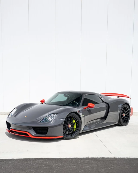 XCarClub's tweet photo. 📸2015 Porsche 918 Spyder https://t.co/EZOUEQUo0z