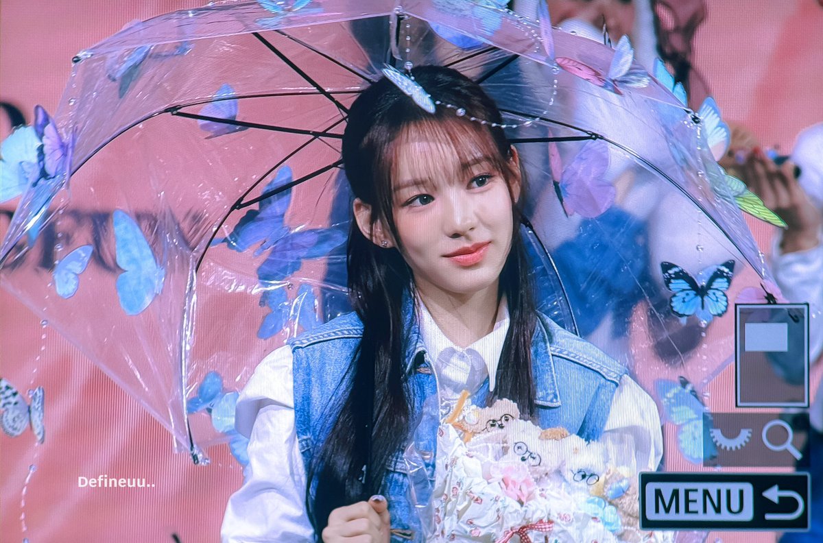 내가 직접 만든 나비우산~ 대박!
姐姐好幸福☺️