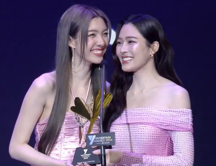 TSOU WON BEST GL SERIES OF THE YEAR IM CRYING 

#YEntertainAwards2024 
#LingOrm #หลิงออม