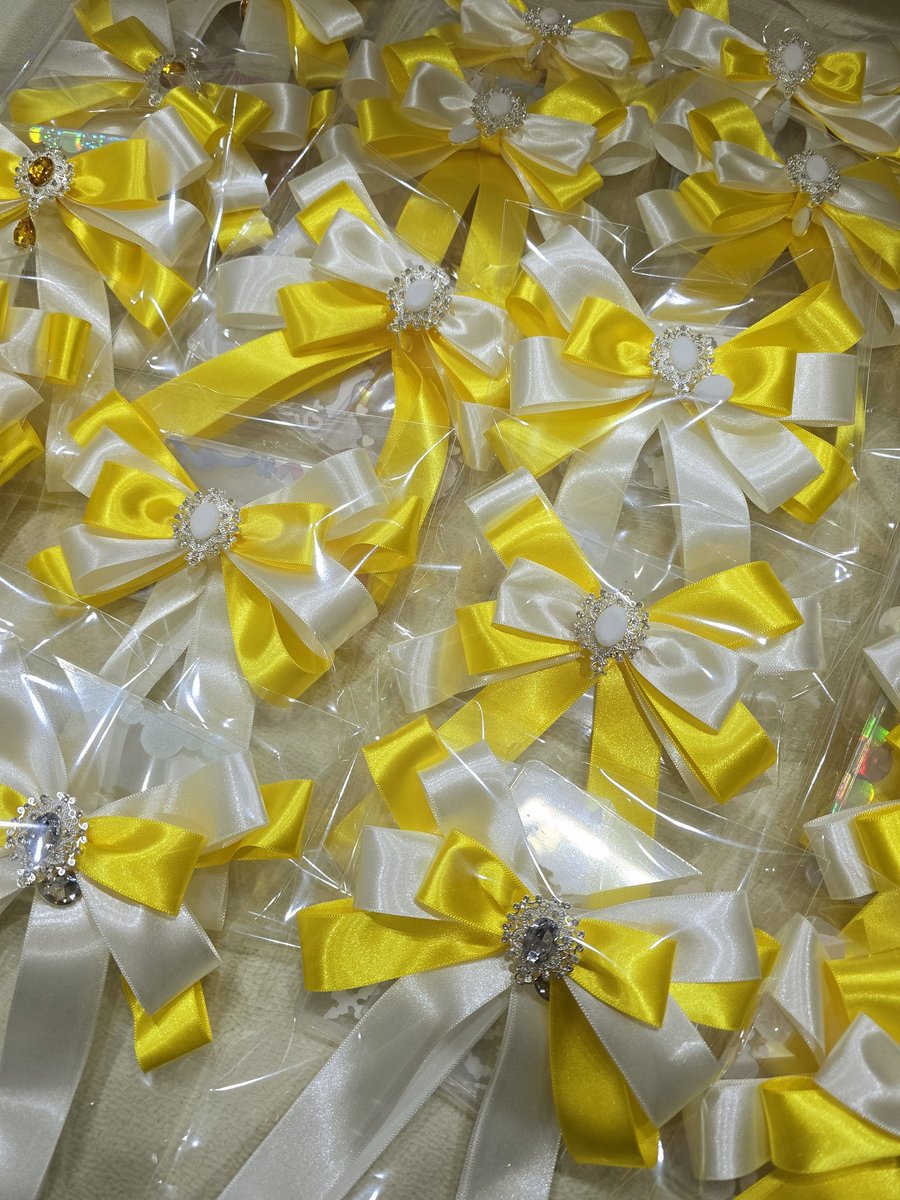 인피니트 15주년 기념콘서트 
Limited Edition 나눔💛

일시: 12월 7일 중콘 전
장소: 추후 타래에 공지
응원봉 리본과 탑꾸한 탑로더!

틈틈히 열심히 만들어보았는데
만족스럽지않긴하지만 나눔해보아요!
수량은 극소량ㅠㅠ 시간이 너무 없당😢😢

#인피니트콘서트 #기다려진다💛